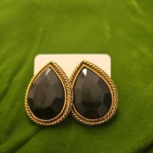 Vintage Dauplaise Gold Teardrop Black Stone Pierced Earrings